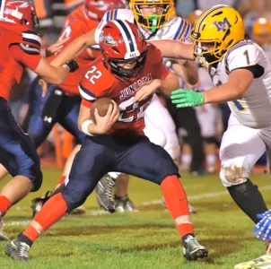 H.S. Football: Eagles rout Indians, 41-0